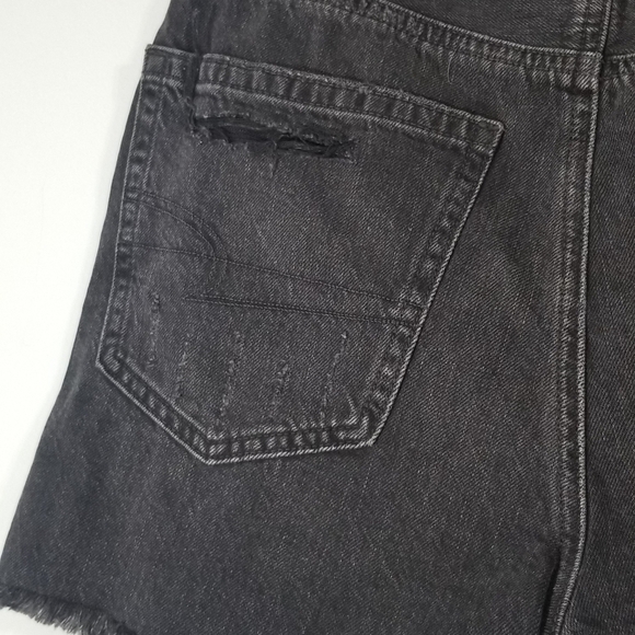 American Eagle NWT Distressed Highest Rise 90's Boyfriend Shorts. Size 2 / 26W. - Picture 8 of 11